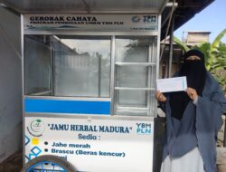 PLN Bantu Pelaku Usaha Kecil di Pamekasan, Salurkan Gerobak dan Modal Usaha