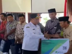 Pemkab Pamekasan Berikan Jamsostek kepada 500 Nelayan