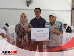 Srikandi dan YBM PLN UP3 Madura Serahkan Bantuan Alat Tulis untuk Siswa Sekolah Rakyat Menengah Pertama (SRMP) 29 Pamekasan