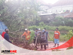 Langkah Cepat, Kapolsek Palengaan Bersama Anggota Datangi Lokasi Bencana Angin Puting Beliung