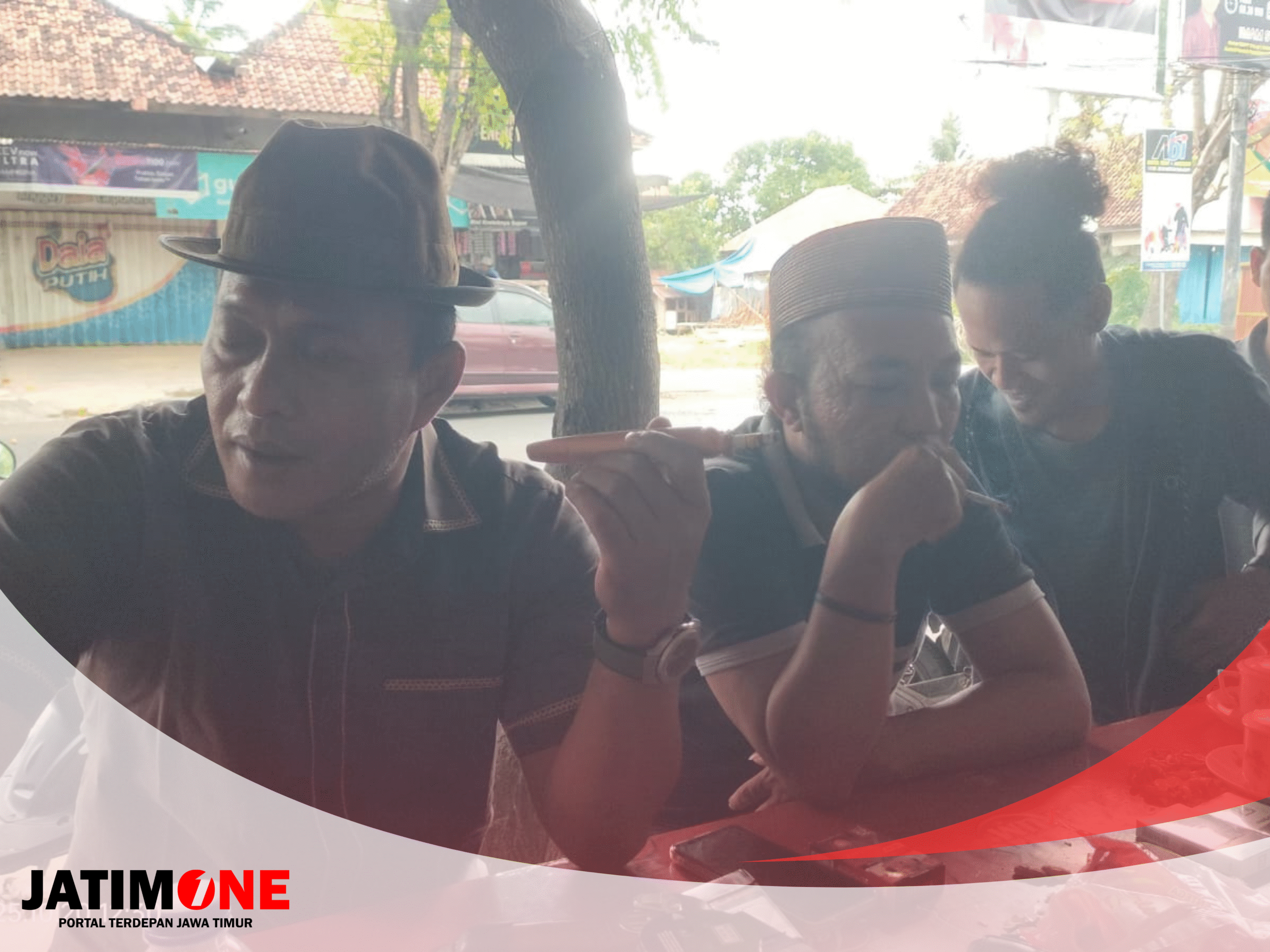 Wakil Bupati Pamekasan Juga Merakyat, Ngopi Bareng Aktivis dan Jurnalis di Warung Pojok Bugih