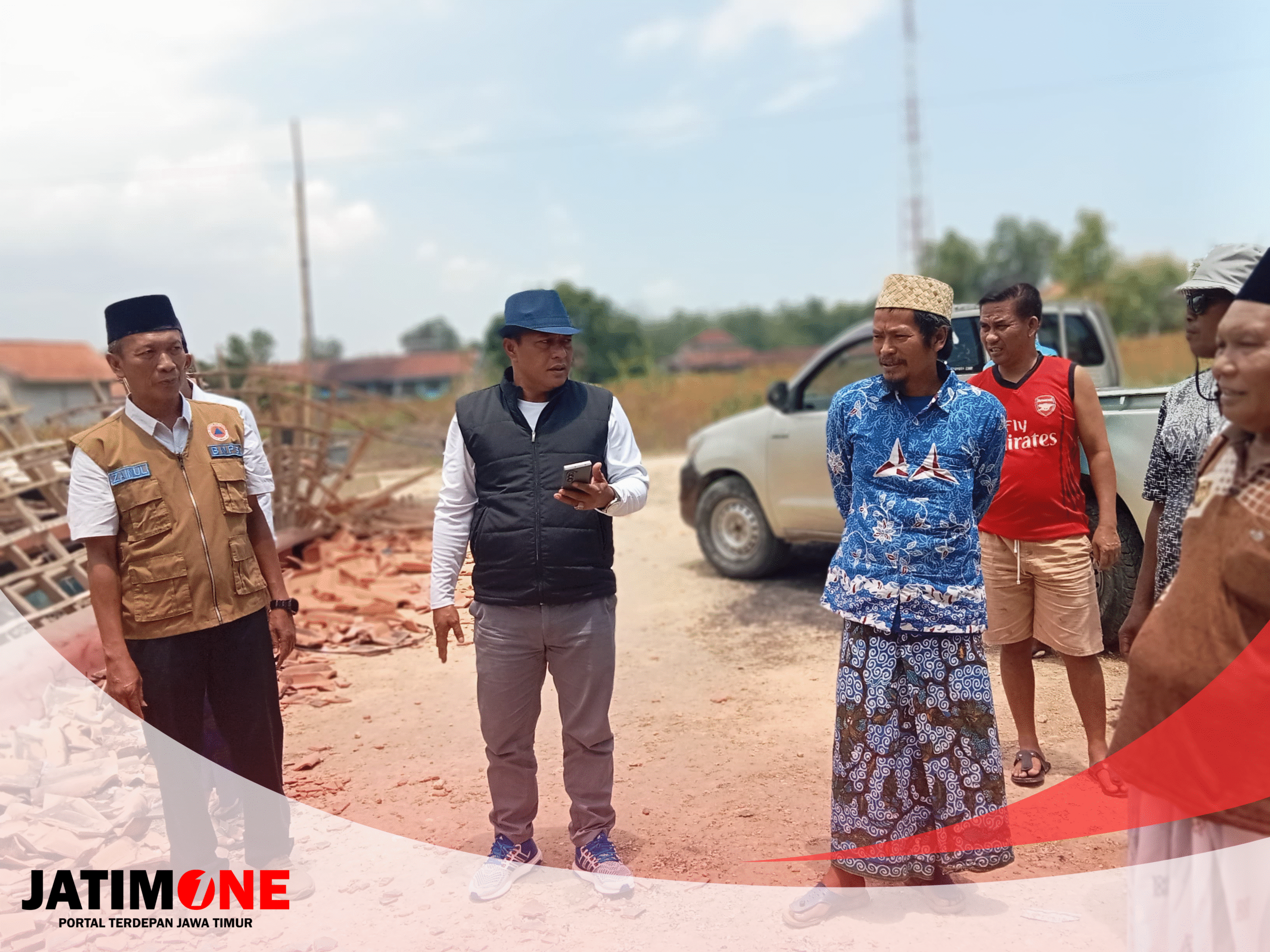 Wabup Pamekasan Tinjau Langsung Korban Kebakaran di Desa Gro’om Proppo