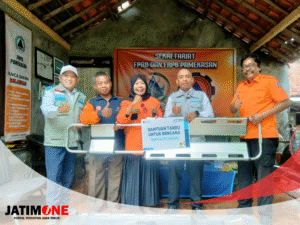 PLN UP3 Madura Salurkan Bantuan Tandu Modern untuk FRPB Pamekasan, Wujud Semangat Kepahlawanan di Hari Pahlawan