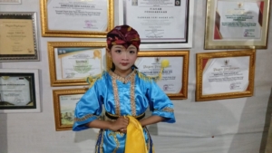 Aksi Tari Rondhing Vilka, Penari Cilik yang Curi Perhatian di Pendopo Pamekasan