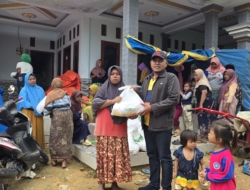 Ketua DPRD Pamekasan Salurkan Bantuan Sembako ke Warga Terdampak Tanah Bergerak di Pasean