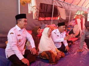 Bupati dan Wakil Bupati Pamekasan Tinjau Lokasi Longsor di Desa Sana Daja