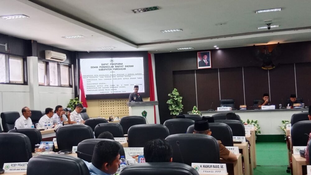 Paripurna DPRD Pamekasan, Bupati Sampaikan Empat Raperda Usulan 2026