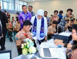 Gubernur Khofifah Ingatkan Peserta Lolos SPMB Jatim Segera Daftar Ulang, Jalur Pemenuhan Kuota Dibuka 29 Juni