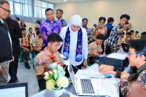 Gubernur Khofifah Ingatkan Peserta Lolos SPMB Jatim Segera Daftar Ulang, Jalur Pemenuhan Kuota Dibuka 29 Juni