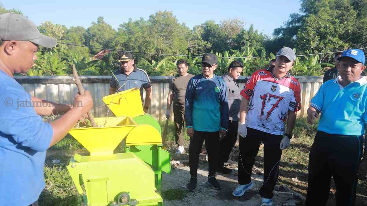 Bupati Pamekasan Pimpin Kerja Bakti, Dorong Semangat Gotong Royong