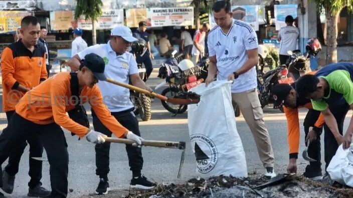 Hidupkan Kembali Gotong Royong, Pemkab Pamekasan Gencarkan Jumat Bersih